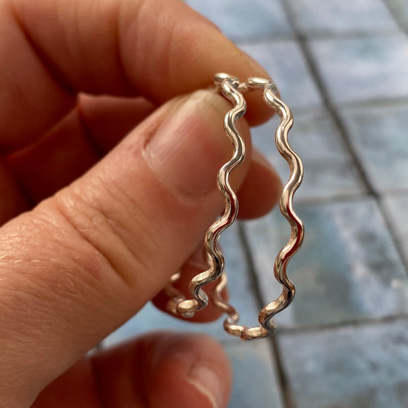 silver wiggle hoops